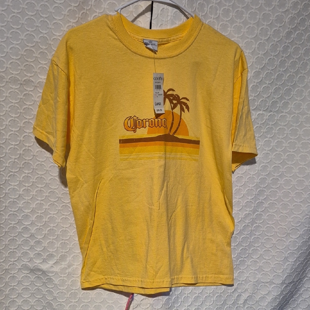 NWT Corona Men's Large Short Sleeve Sunburst Yellow Tee